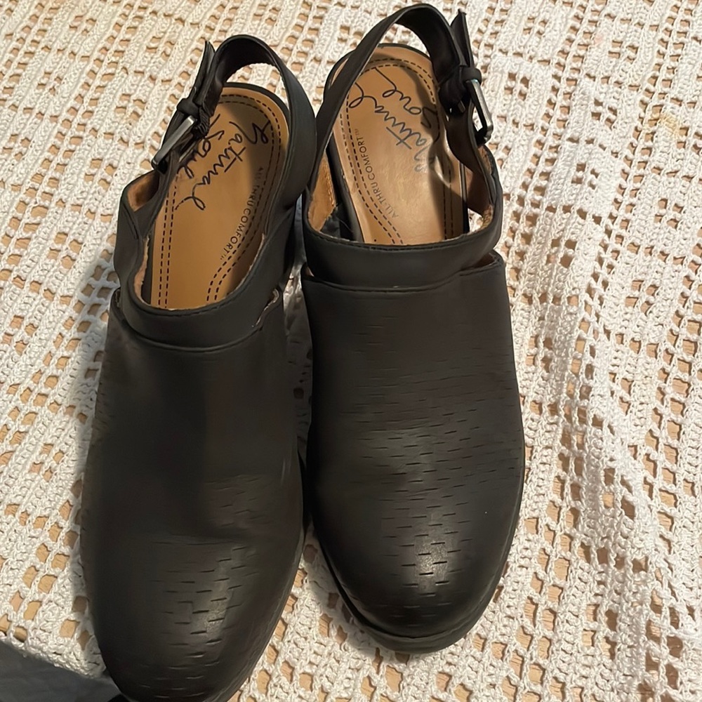 Slip on boots
